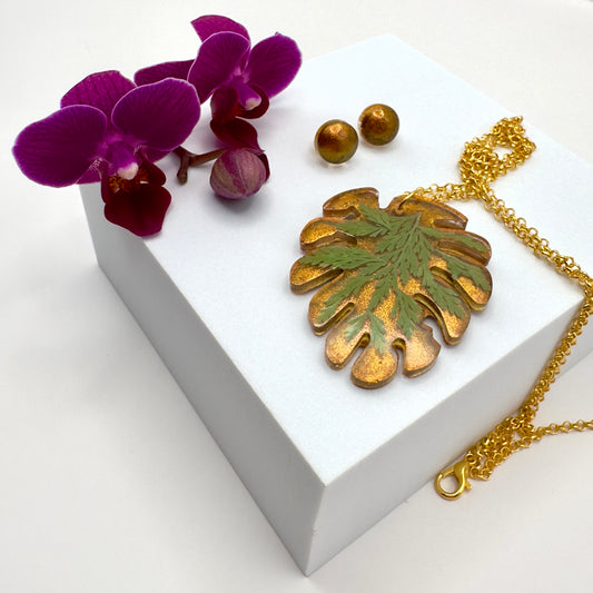 Exquisite gold leaf set