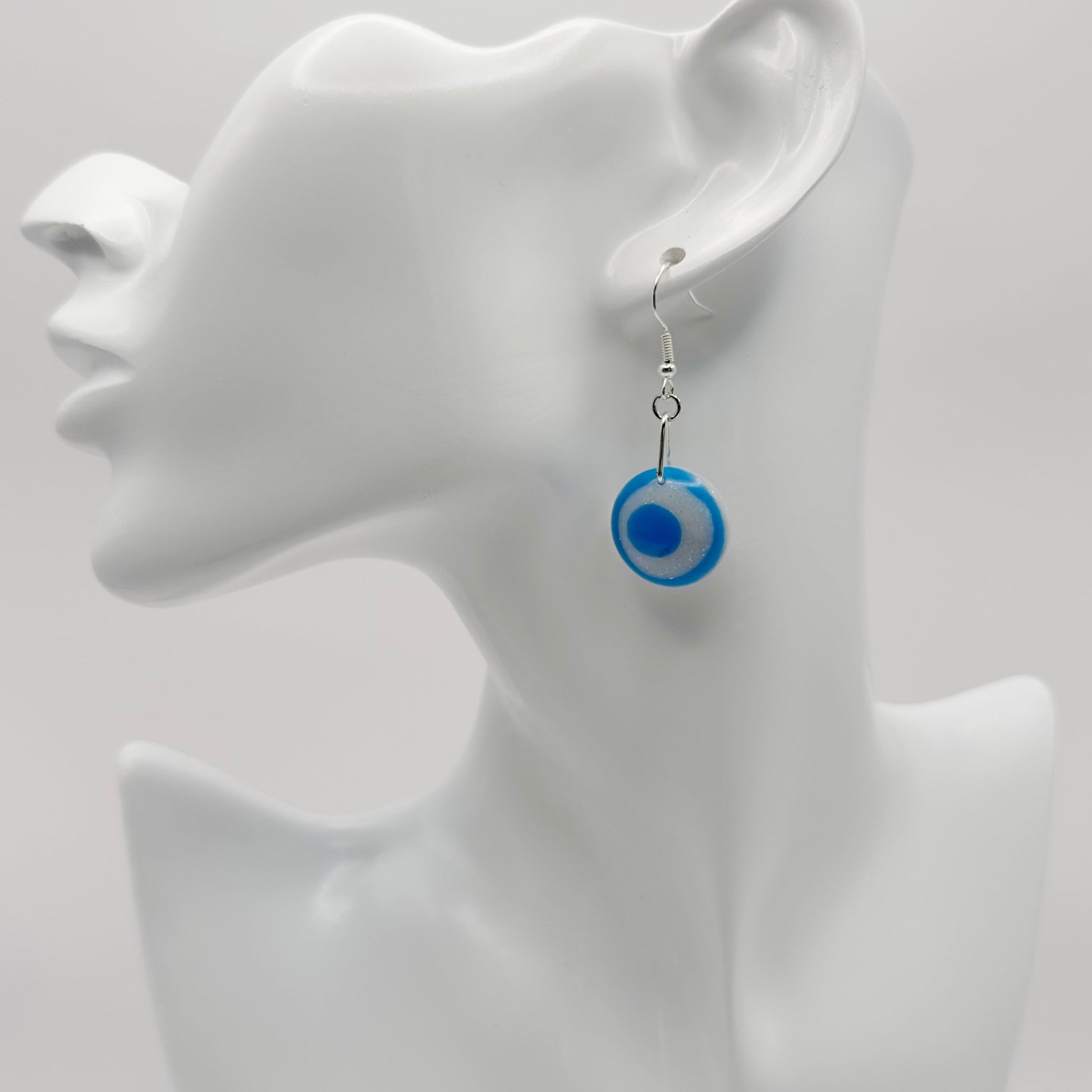 Blue and white fun dangle earrings - Primacora