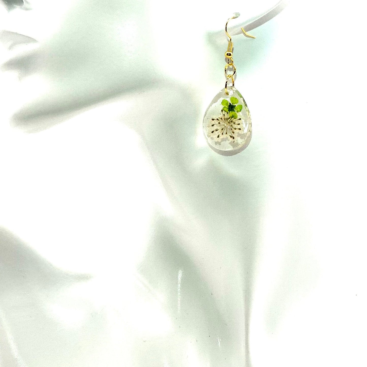 Green and white dangle - Primacora