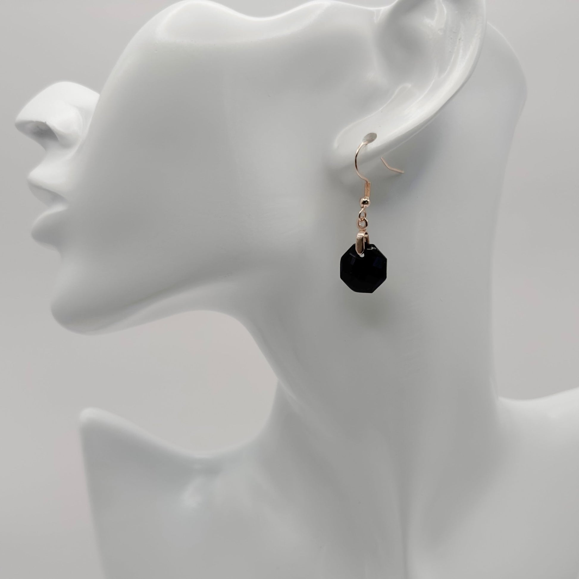 Little black gemstone earrings - Primacora