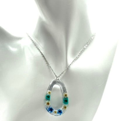 Medium size necklace with blue, teal and white flowers - Primacora