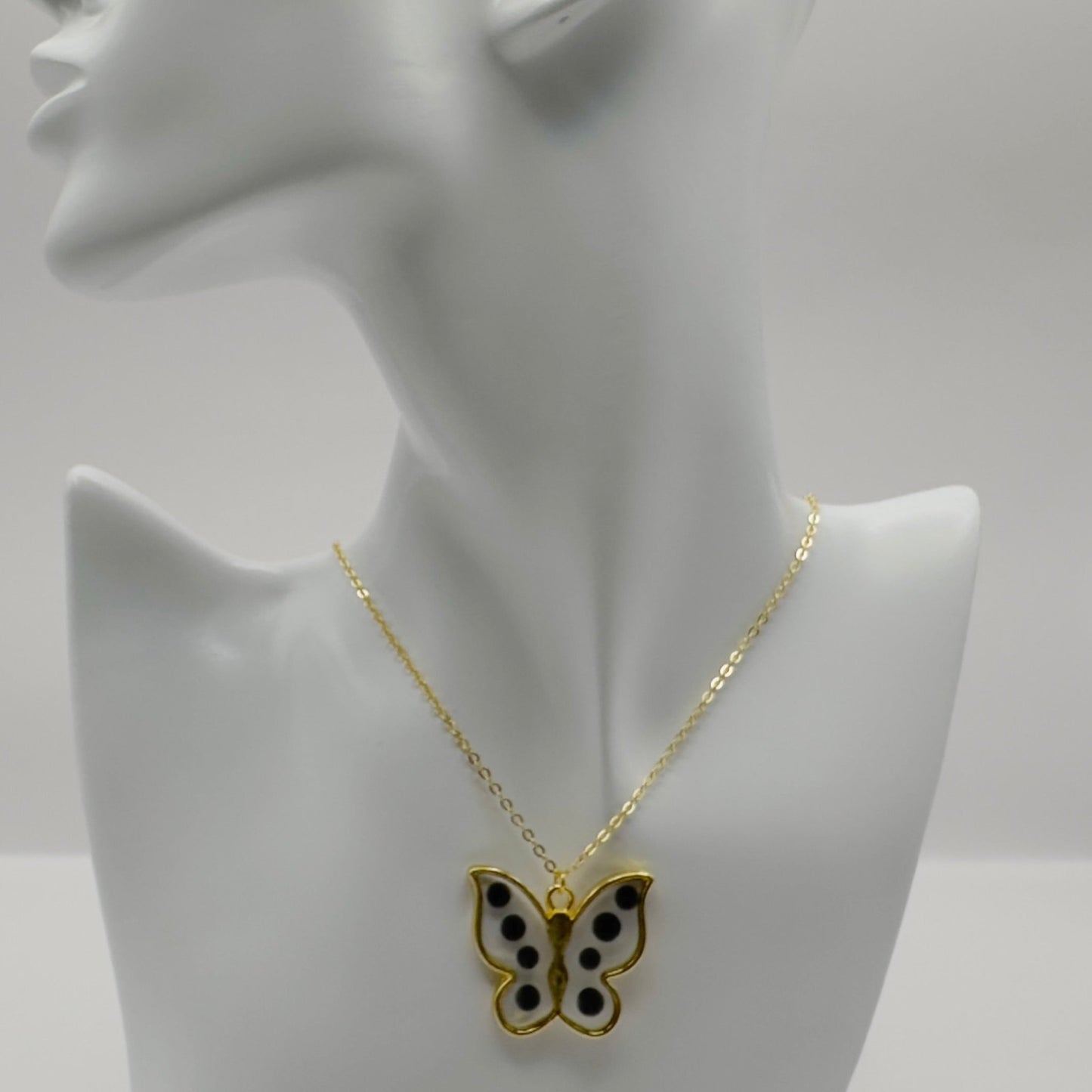 The gold butterfly - Primacora